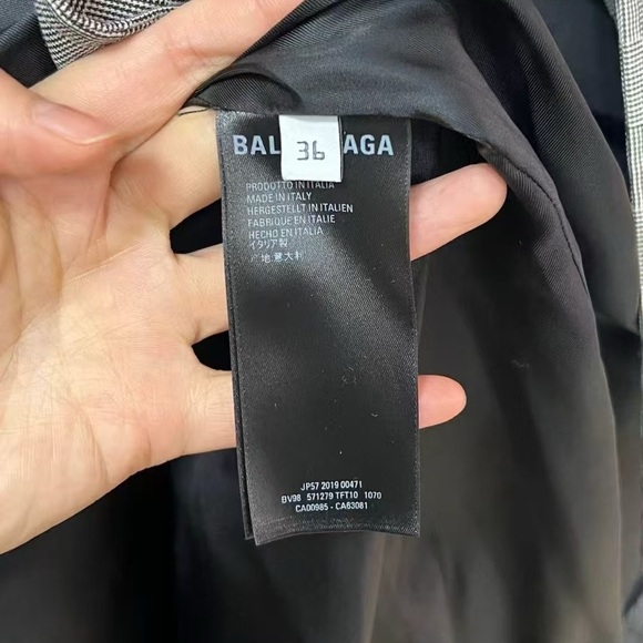 🚩steal authentic Balenciaga Gray Checkered Double-Breasted Blazer - Picture 4 of 6